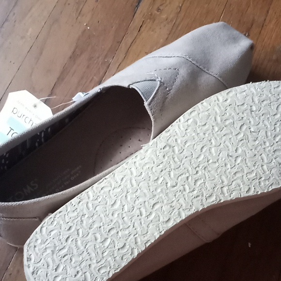 Beige Toms Cloth Loafers - Unworn - Picture 7 of 7